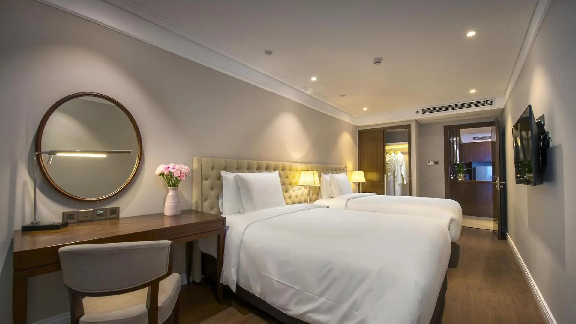 Luxury Apartment With Ocean View - 1 Minute To Beach Da Nang