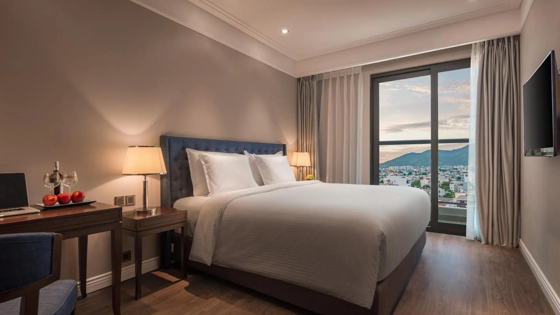 Luxury Apartment With Ocean View - 1 Minute To Beach Da Nang