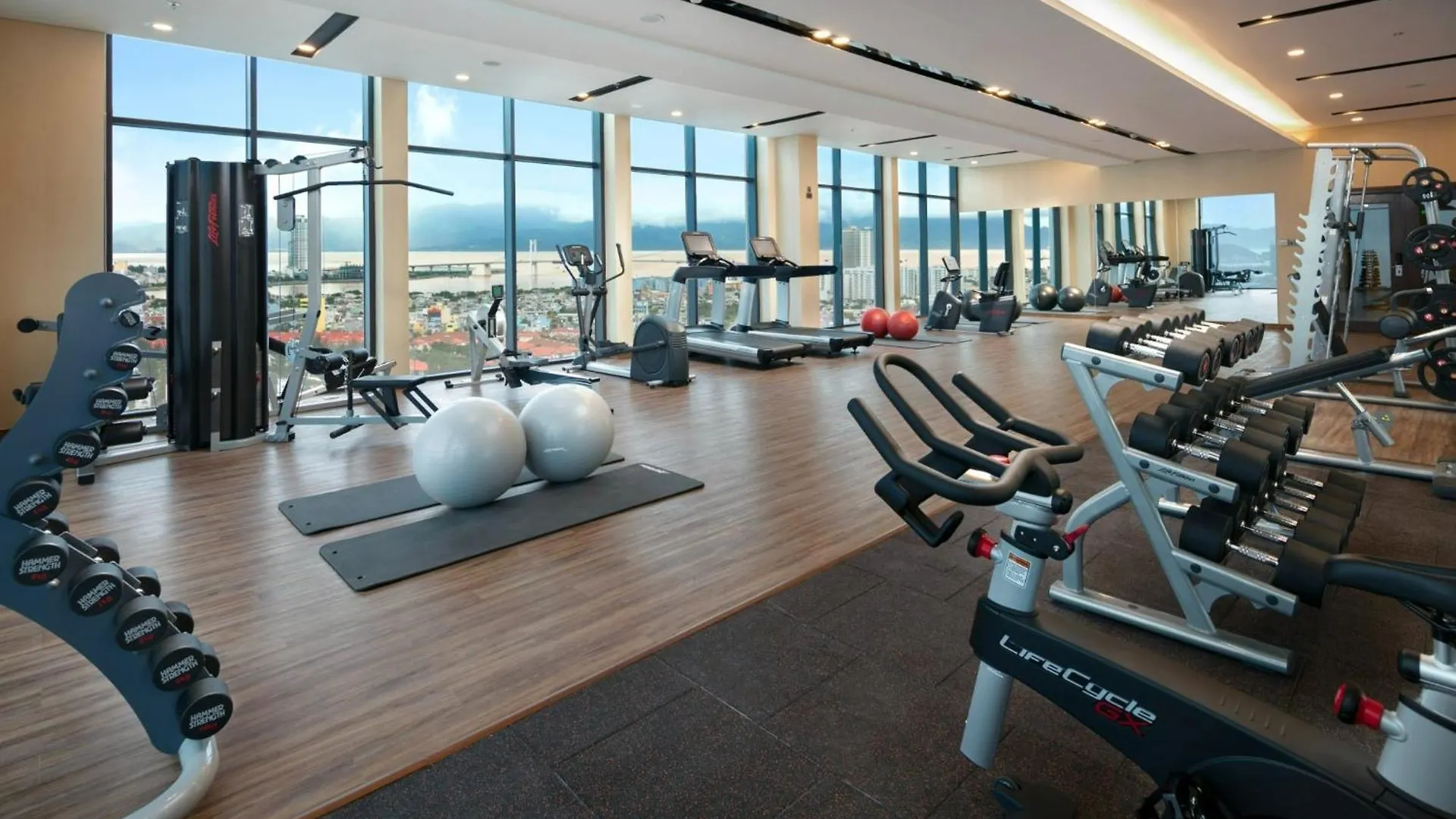 Luxury Apartment With Ocean View - 1 Minute To Beach Da Nang 0*,